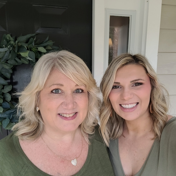 Meet your Posher, Caroline - Picture 4 of 5